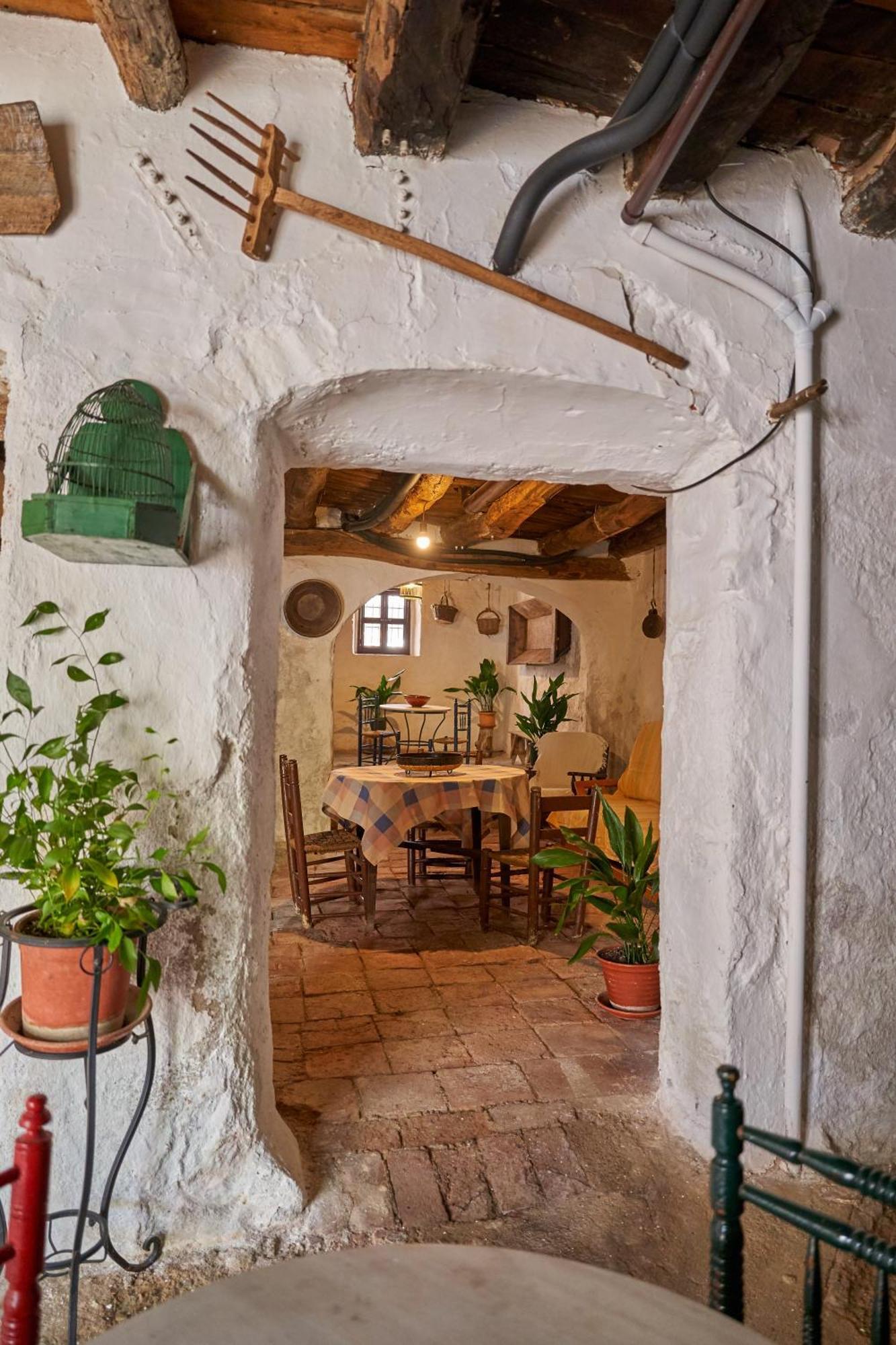 El Tragaluz - Casas en el pueblo para 4 personas Fuenteheridos Exterior foto