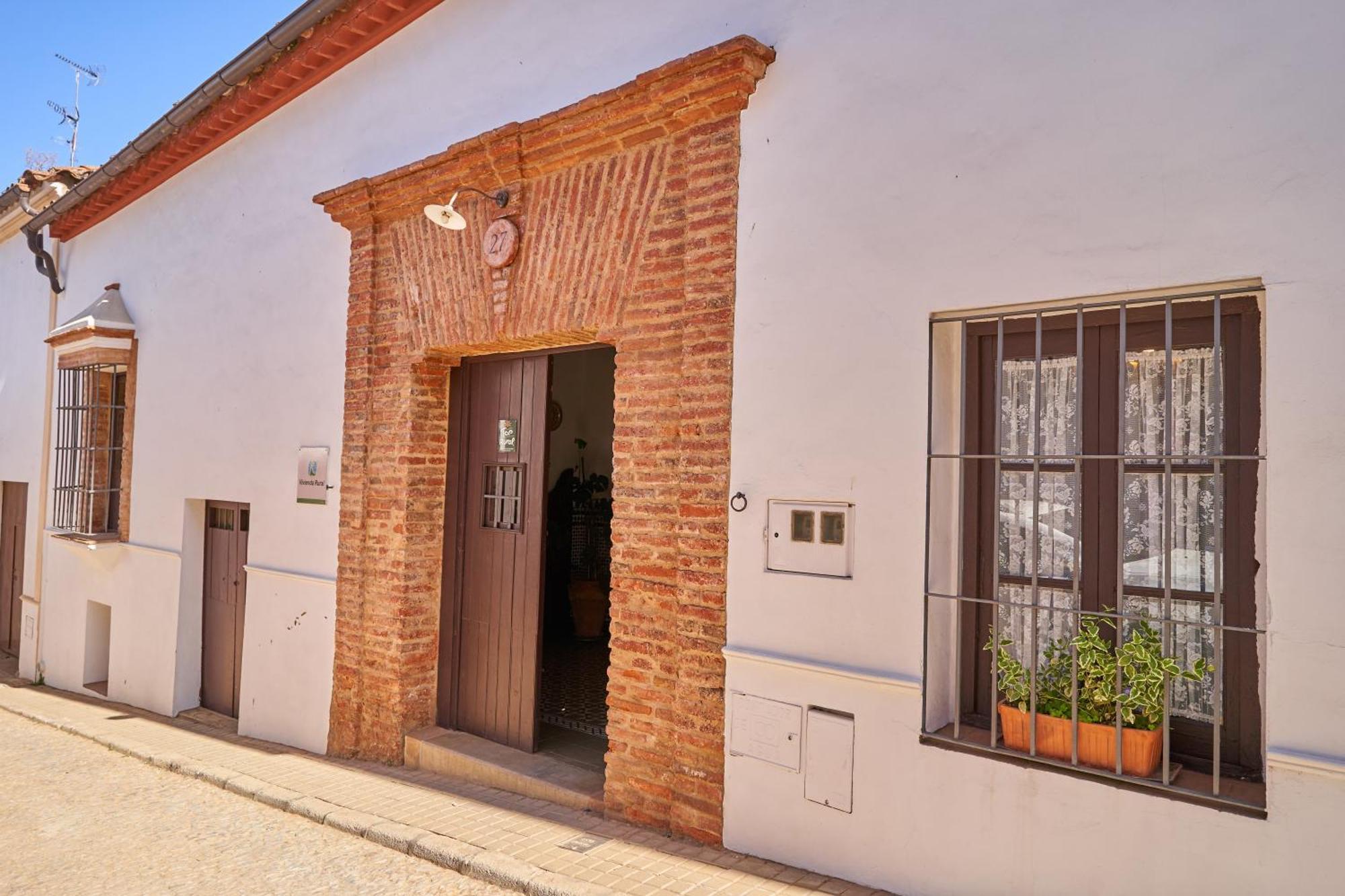 El Tragaluz - Casas en el pueblo para 4 personas Fuenteheridos Exterior foto